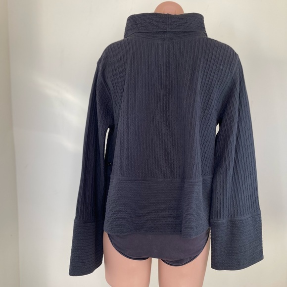 Lululemon Retreat Yourself Pullover In Black XS/S - Picture 7 of 10